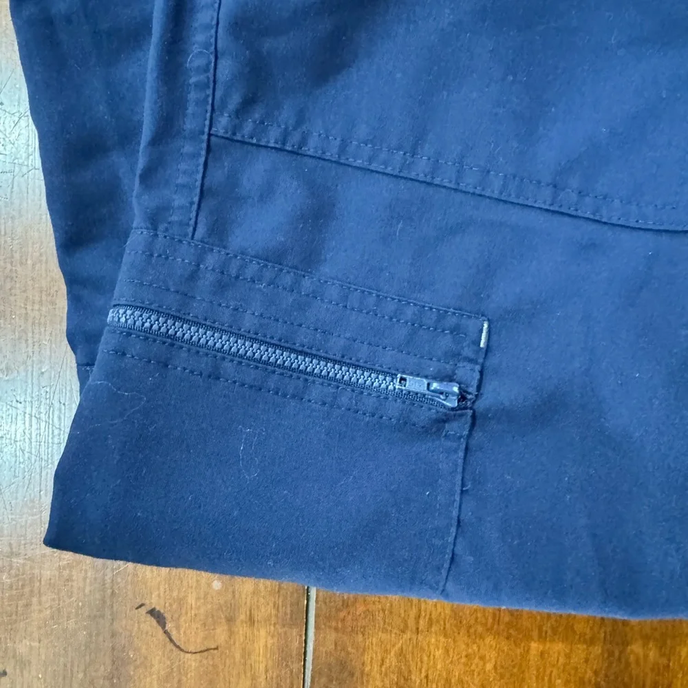 FIGS Tela Navy Cargo Scrub Pants Men’s XL Medical Uniform Stretch 34 X 32